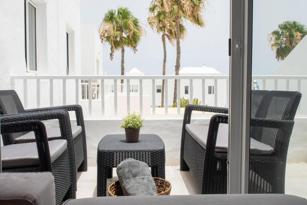 Apartamento Apartamento Aguaviva, tu lugar al lado del Océano Costa Teguise Exterior foto